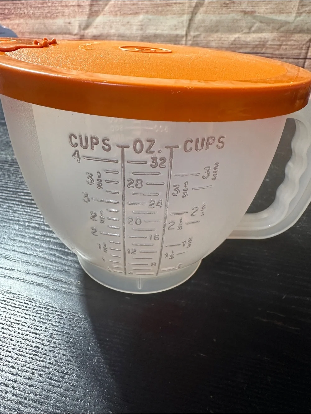 Vintage 1970’s Tupperware 4 Cup Mix N Store Measuring Pitcher Orange Lid